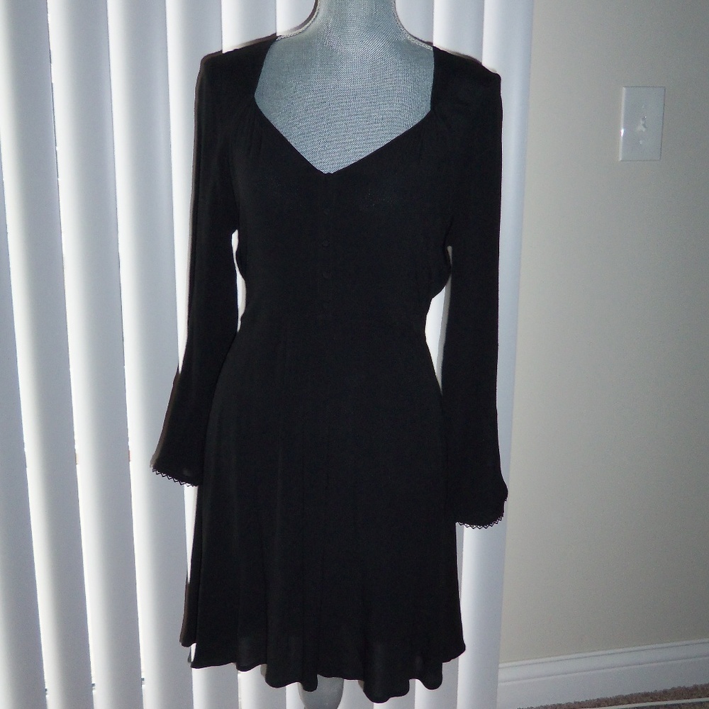 NWT!! Express Black Dress Size M!!